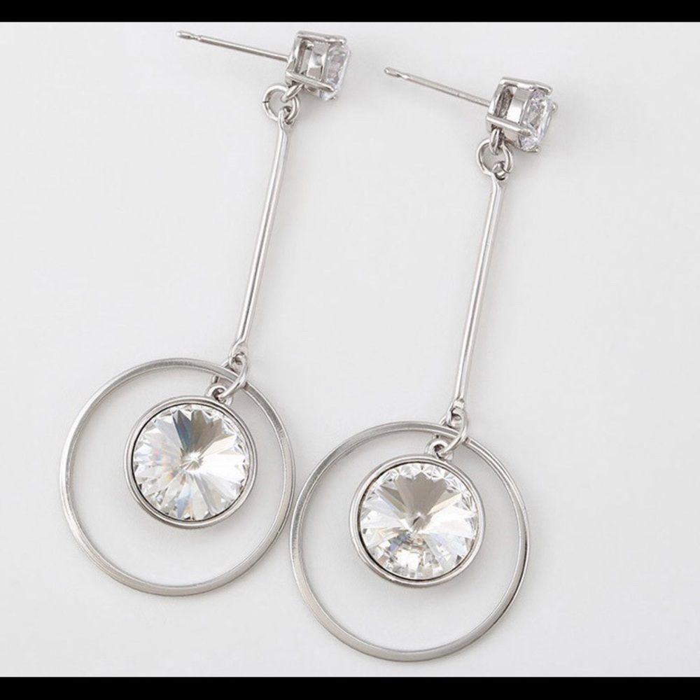 ‼️CLEARANCE‼️Pretty Swarovski Drop Hoop Earrings - Picture 1 of 11